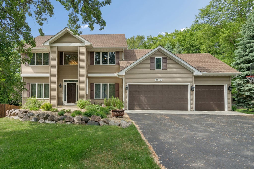 Photo of 1540 Viewcrest Lane, Burnsville, MN 55337 (MLS # 7019205)