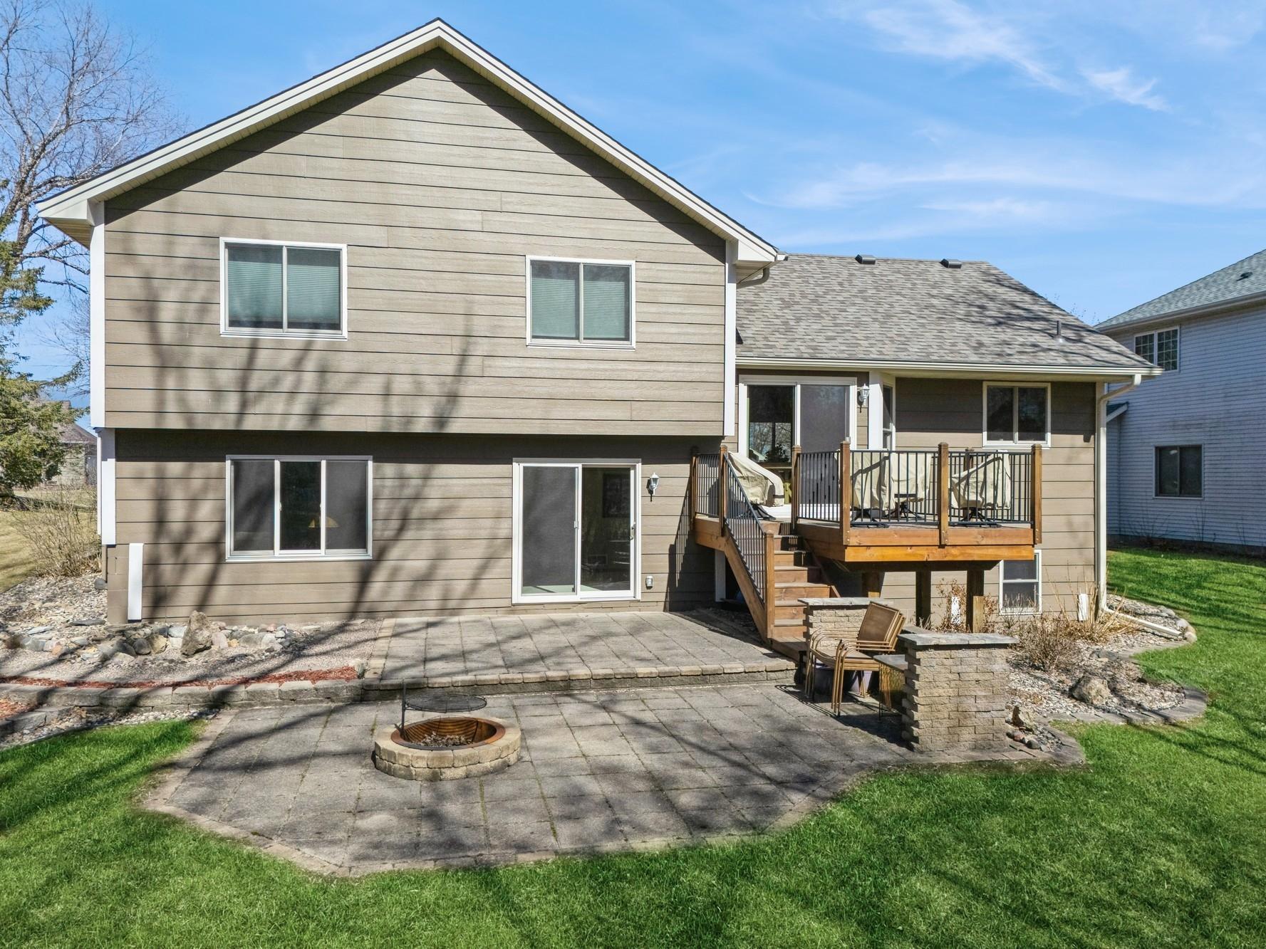 1128 Autumn Drive