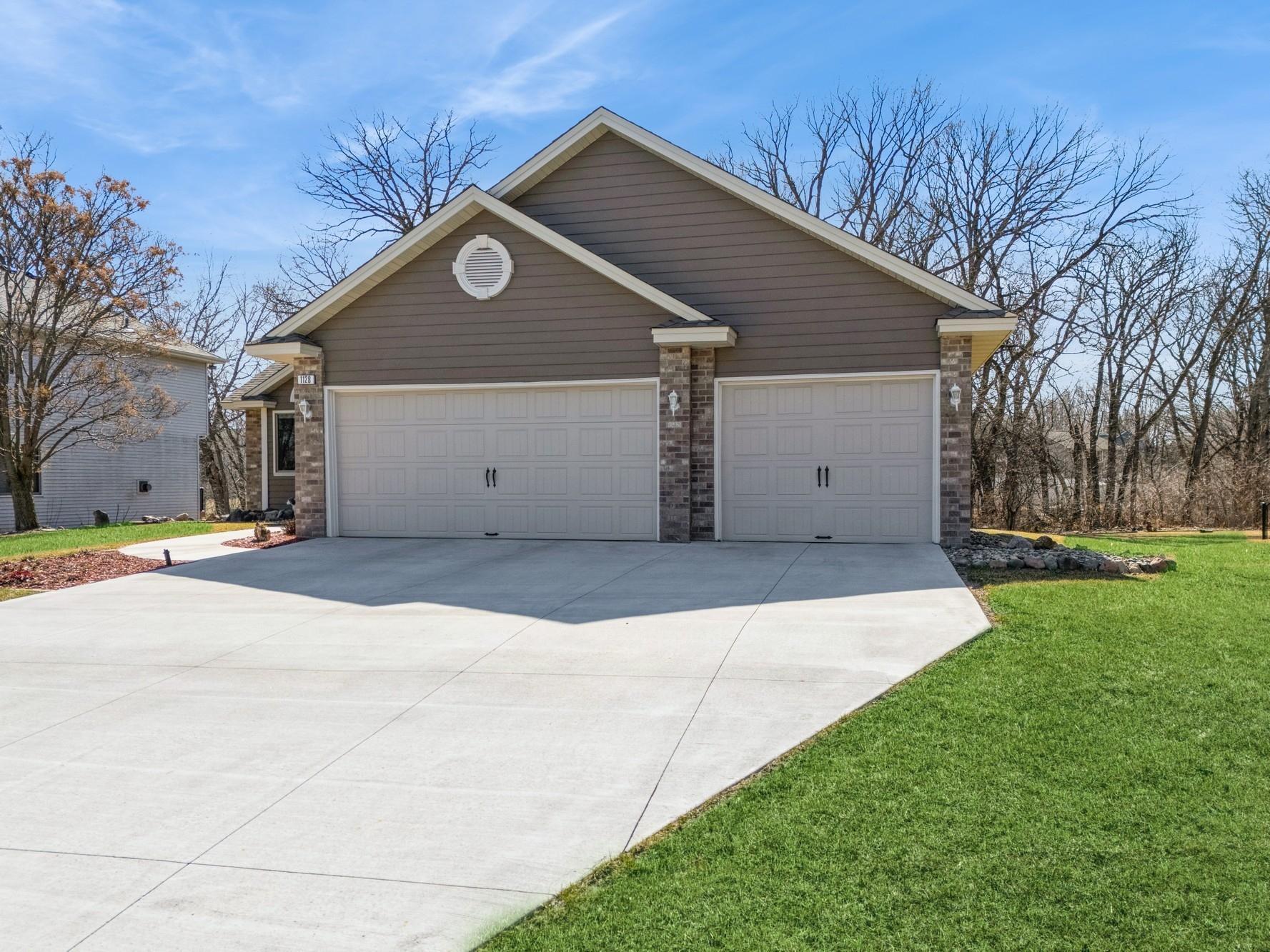 1128 Autumn Drive