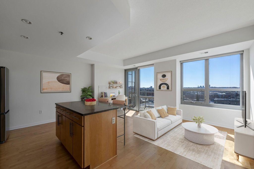 Photo of 929 Portland Avenue #808, Minneapolis, MN 55404 (MLS # 7037655)