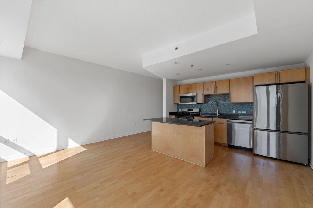 Photo of 929 Portland Avenue #808, Minneapolis, MN 55404 (MLS # 7037655)