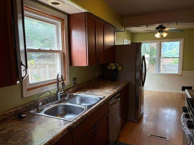Photo of 821 Howard Street N, Saint Paul, MN 55119 (MLS # 7111327)
