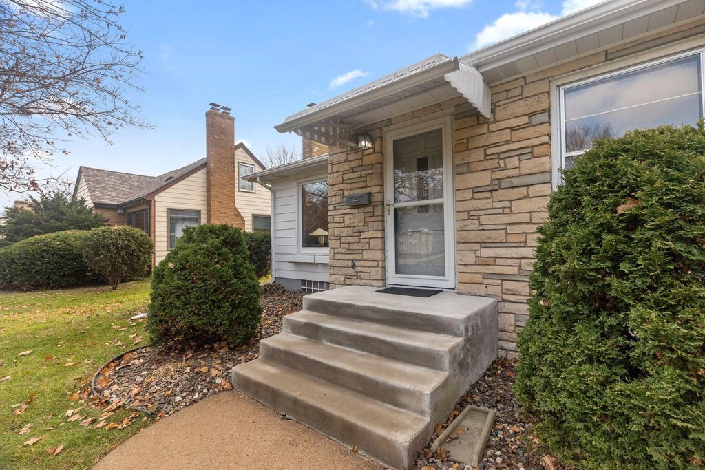 Photo of 2908 30th Avenue NE, Saint Anthony, MN 55418 (MLS # 6820810)