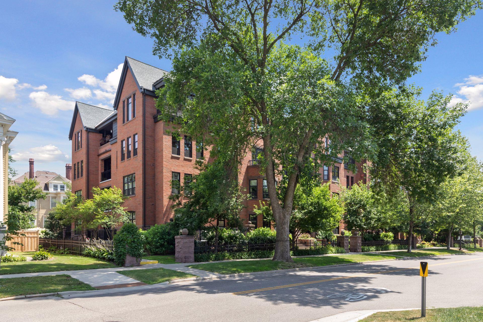80 Western Avenue N 103