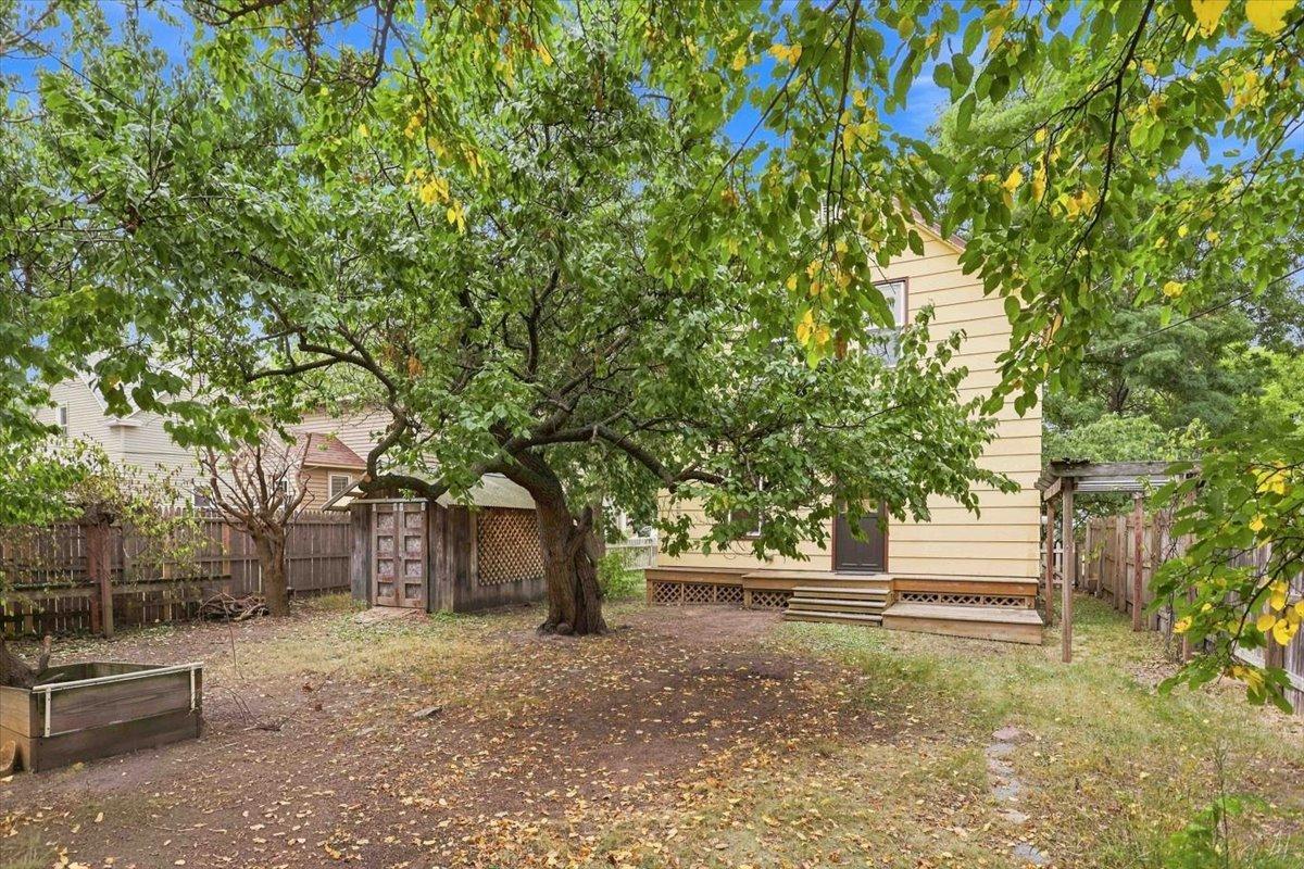 56 Mckinley Place N