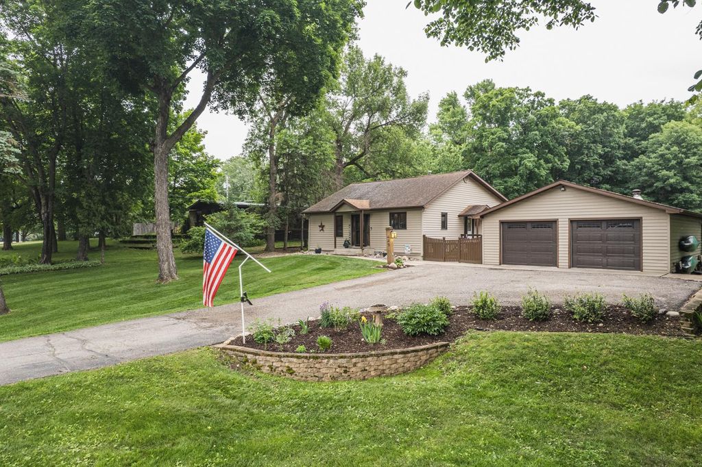 Photo of 425 Shorewood Drive, Detroit Lakes, MN 56501 (MLS # 7039906)