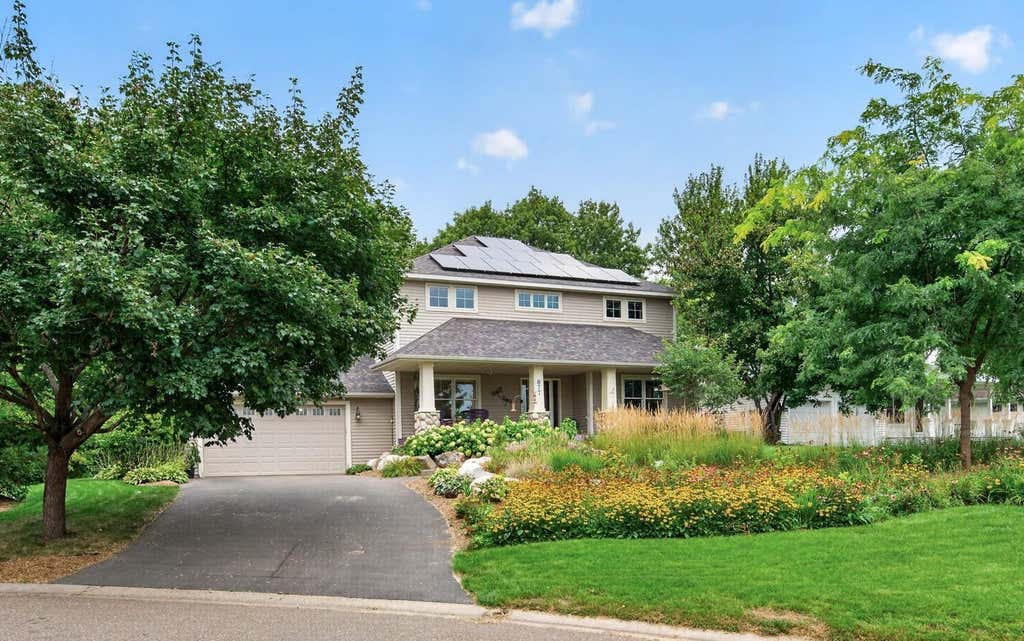 Photo of 877 New Century Boulevard S, Maplewood, MN 55119 (MLS # 7130123)