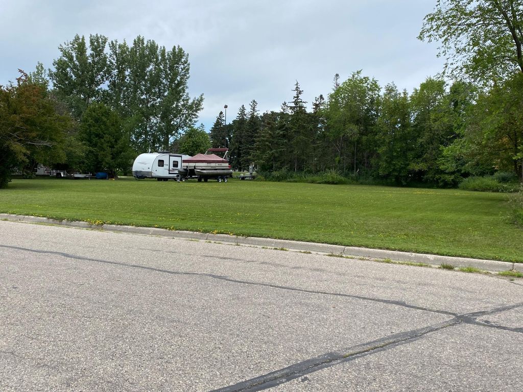 Photo of 1603 Cardinal Drive N, Thief River Falls, MN 56701 (MLS # 7007788)