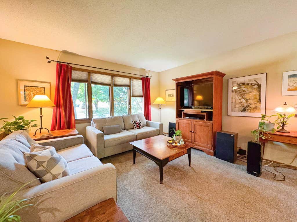 Photo of 210 W Everett Avenue, Fergus Falls, MN 56537 (MLS # 7125000)