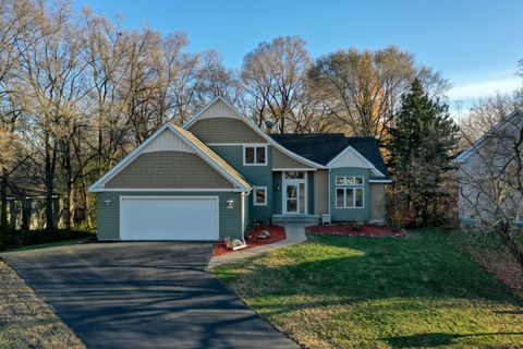 728 Laurie Court Maplewood MN 55117