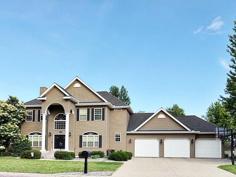 Photo of 504 Northwood Drive, Redwood Falls, MN 56283 (MLS # 7090184)