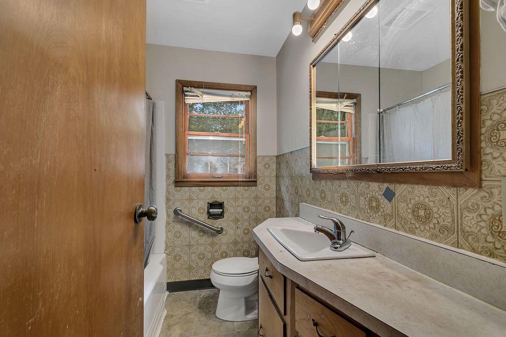 Photo of 1017 7th Avenue S, Saint Cloud, MN 56301 (MLS # 7037781)