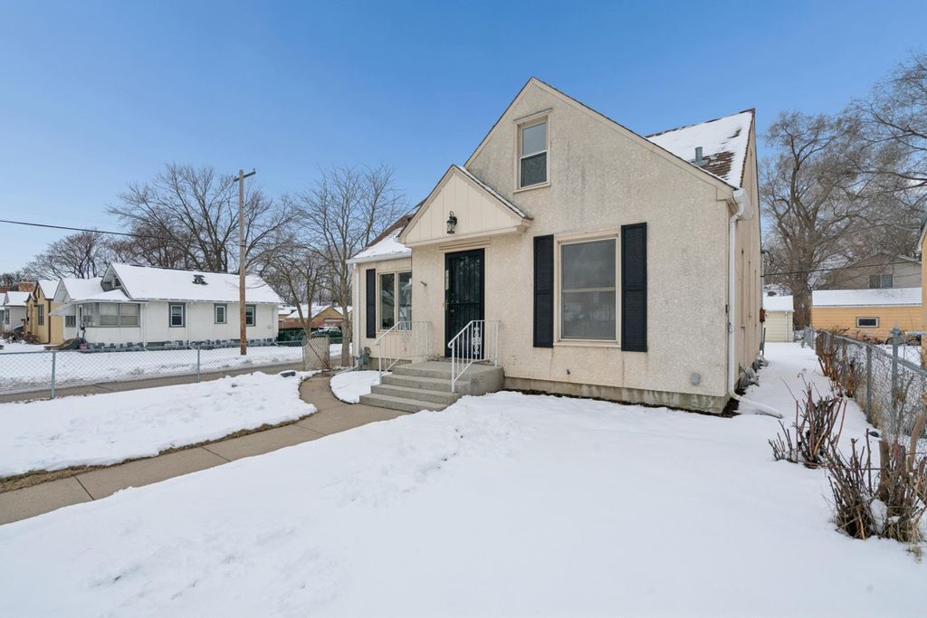 Photo of 4601 Russell Avenue N, Minneapolis, MN 55412 (MLS # 7023804)