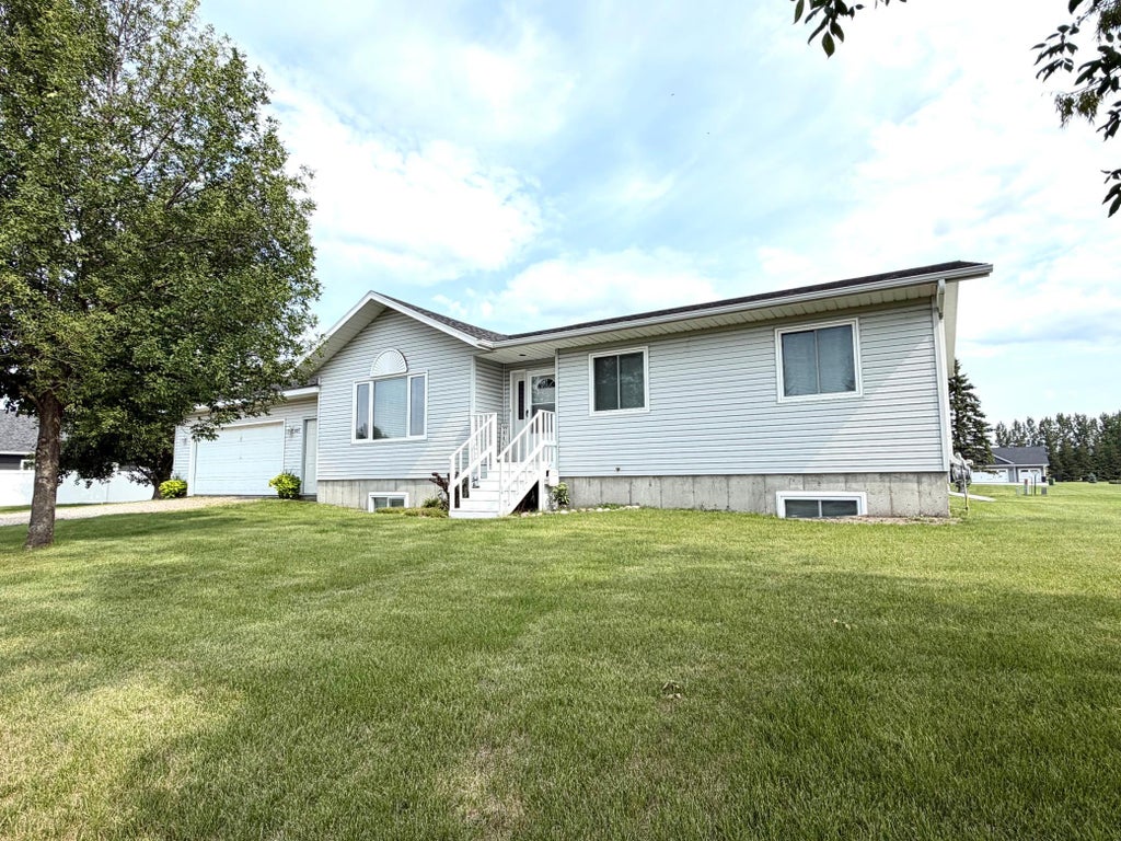 Photo of 407 Oak Crest Boulevard, Roseau, MN 56751 (MLS # 7123179)