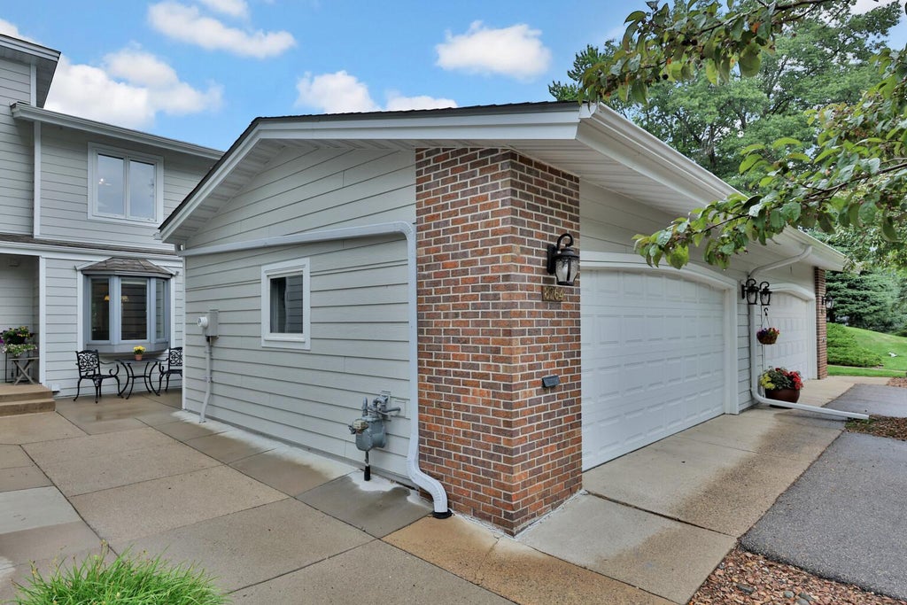 Photo of 8264 Kingslee Road, Bloomington, MN 55438 (MLS # 7098775)