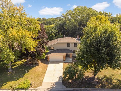 13313 Lakeview Drive Burnsville MN 55337