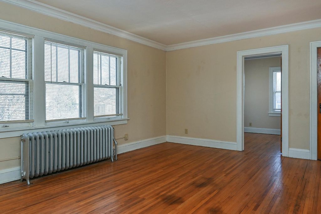 Photo of 1090 Thomas Avenue, Saint Paul, MN 55104 (MLS # 7001285)