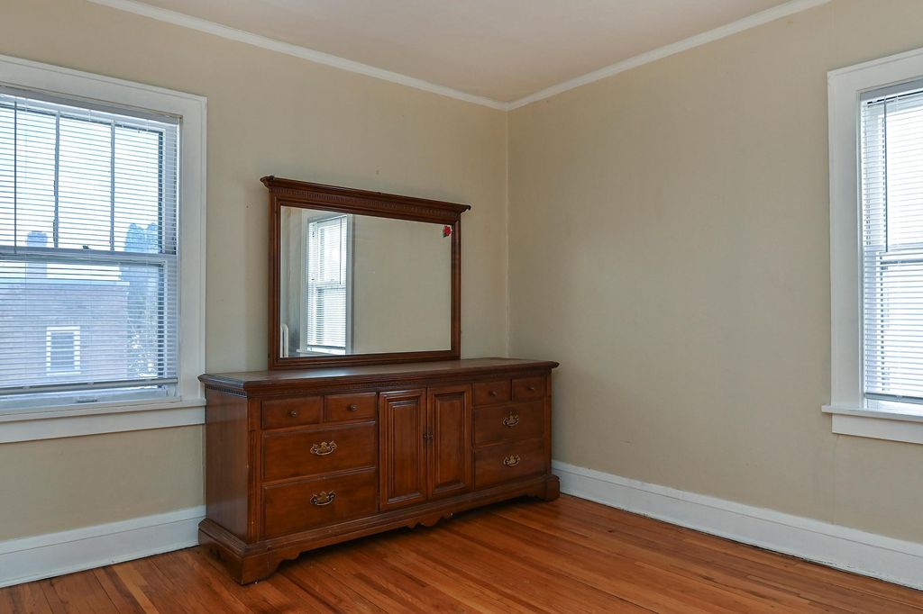 Photo of 1090 Thomas Avenue, Saint Paul, MN 55104 (MLS # 7001285)