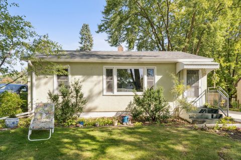 1854 Barclay Street Maplewood MN 55109