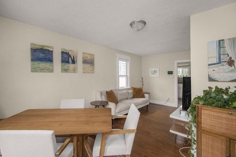 915 Cottage Avenue E Saint Paul MN 55106