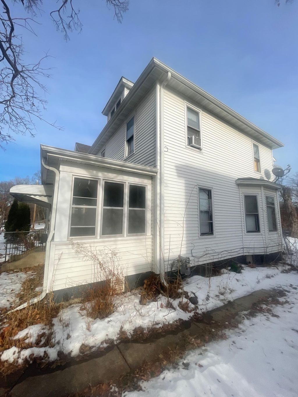 Photo of 1322 Fremont Avenue N, Minneapolis, MN 55411 (MLS # 7008370)