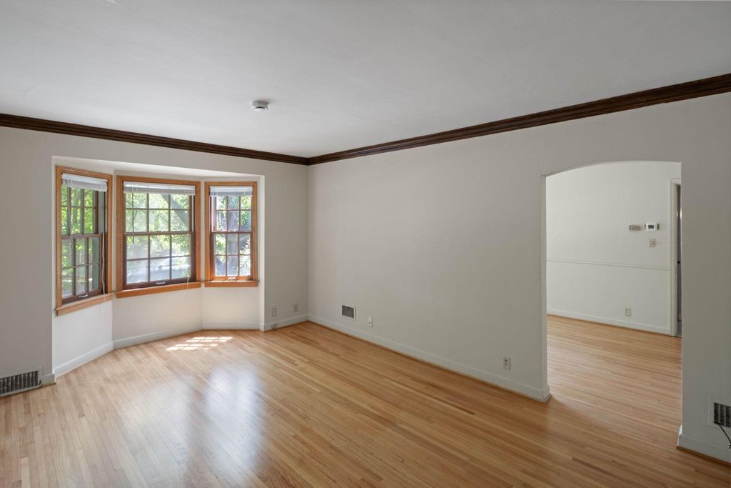 Photo of 201 Melbourne Avenue SE #E, Minneapolis, MN 55414 (MLS # 7105398)