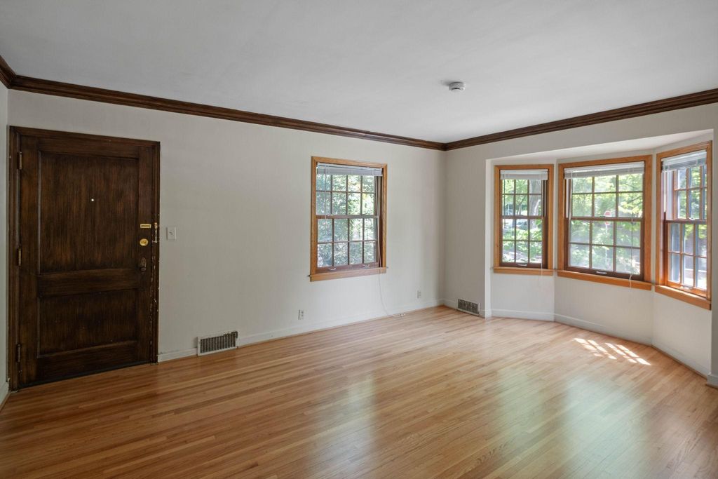 Photo of 201 Melbourne Avenue SE #E, Minneapolis, MN 55414 (MLS # 7105398)