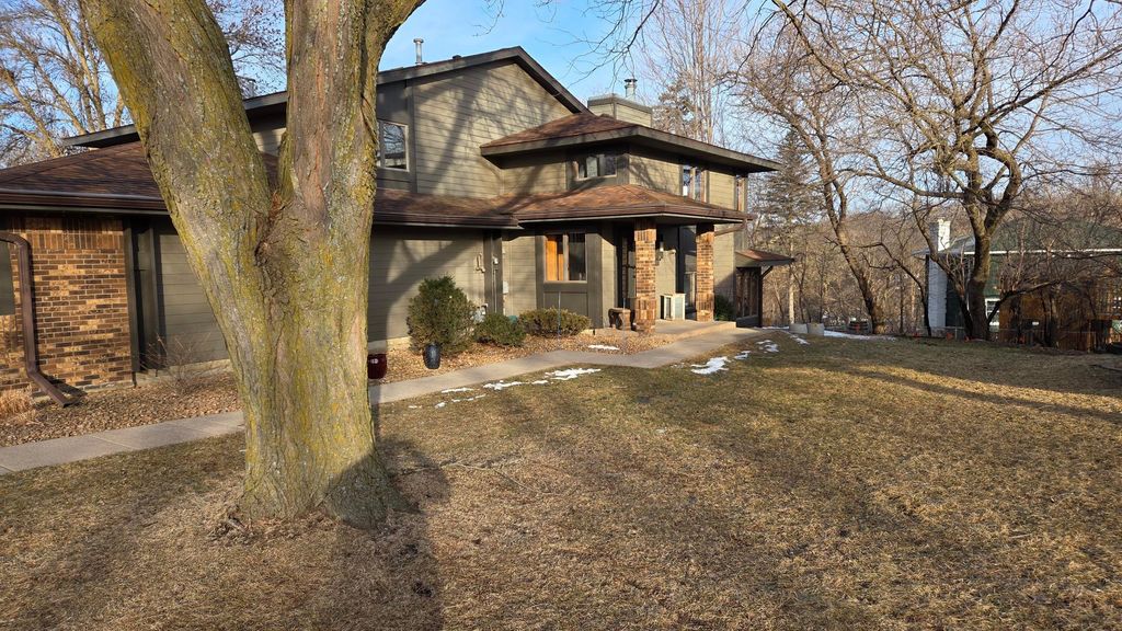 Photo of 1245 19th Avenue NE, Rochester, MN 55906 (MLS # 7028412)