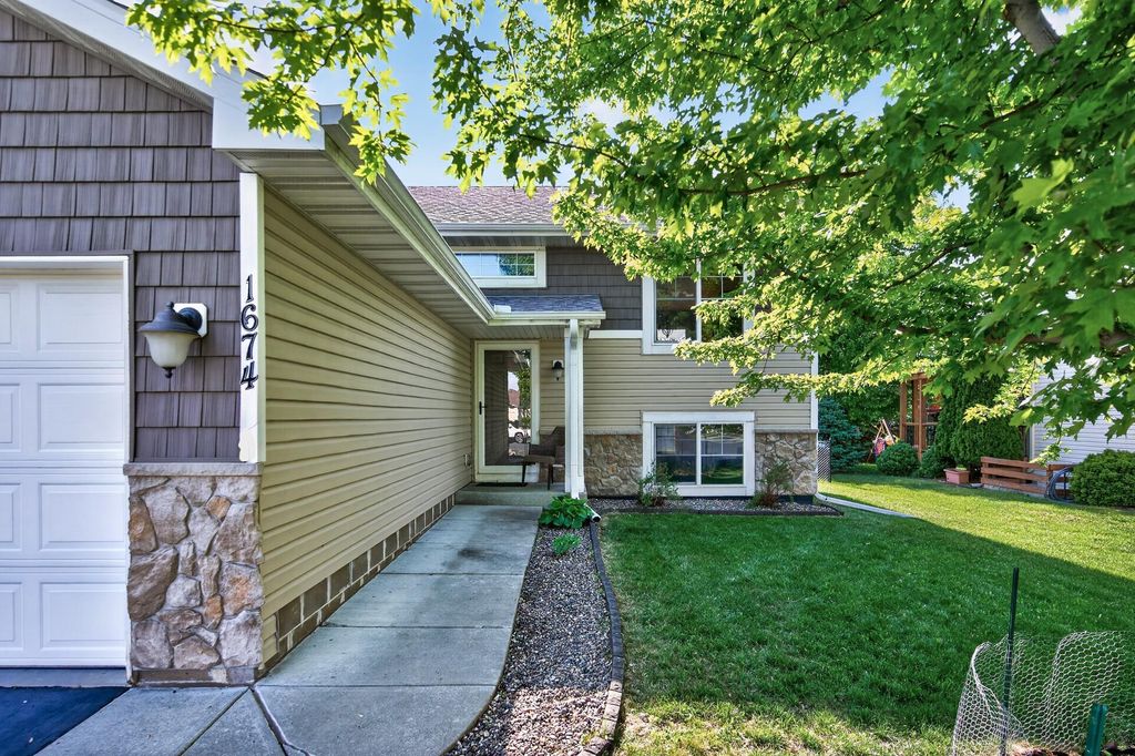 Photo of 1674 Palomino Street, Shakopee, MN 55379 (MLS # 7079077)