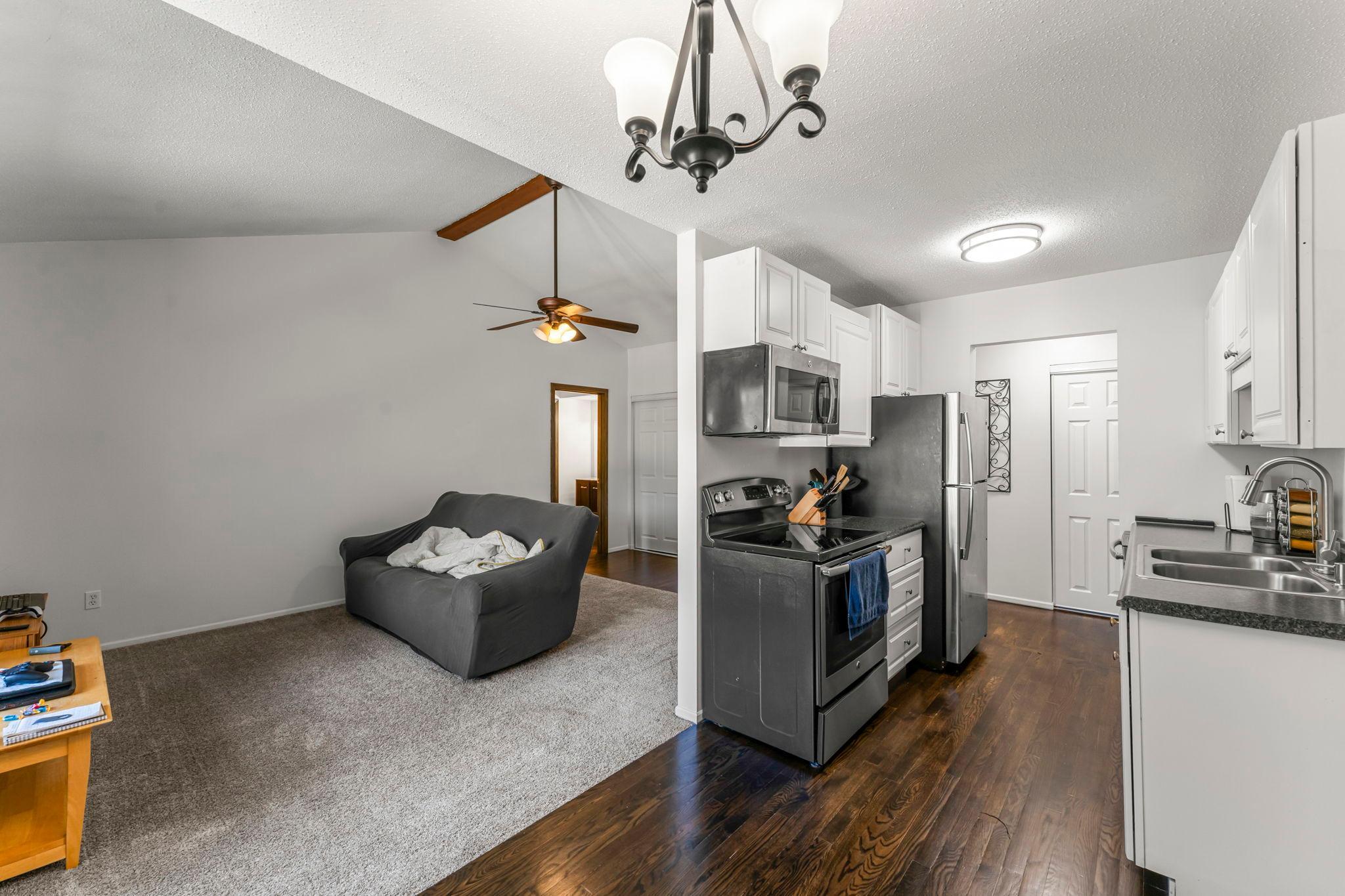 806 Old Settlers Trail 8