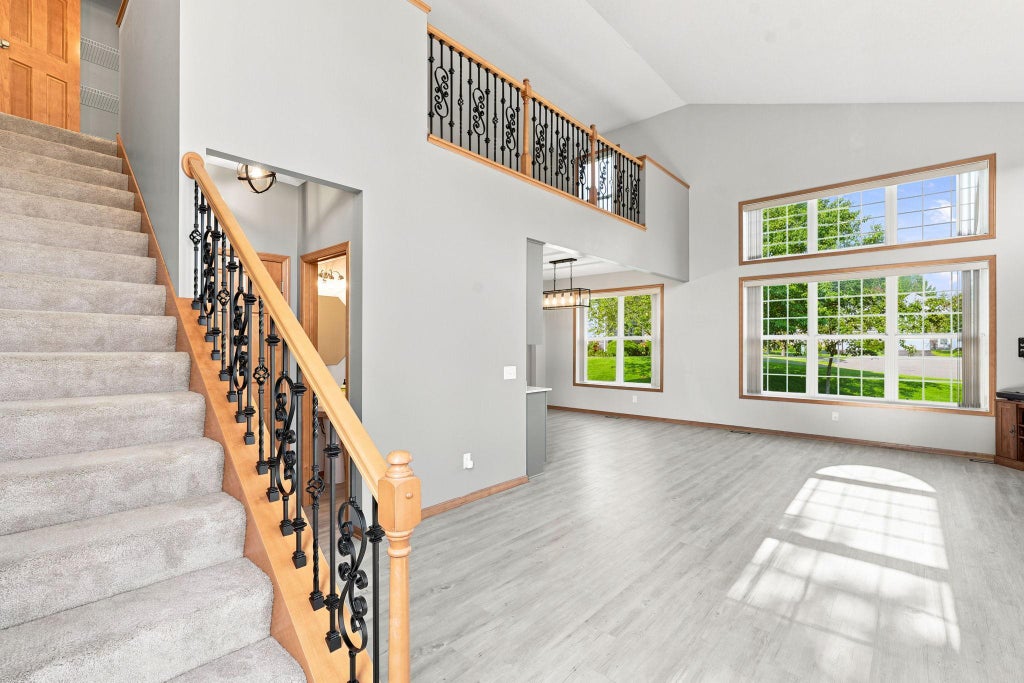 Photo of 7143 Arthur Drive, Woodbury, MN 55125 (MLS # 7150927)