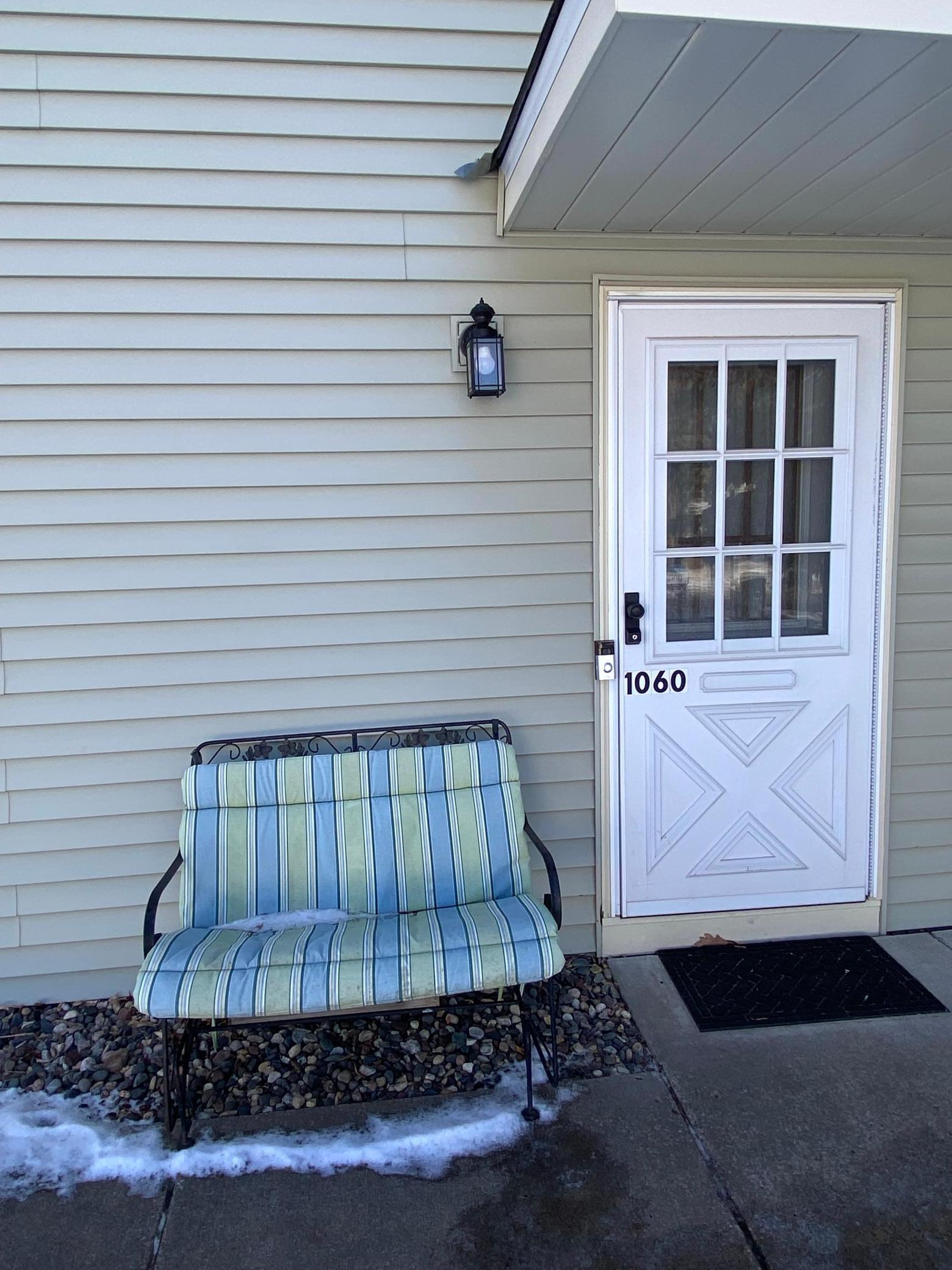 1060 Pond View Court