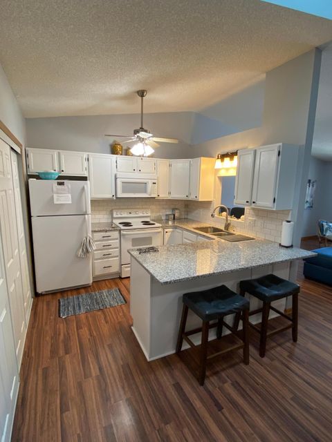 1060 Pond View Court Vadnais Heights MN 55127