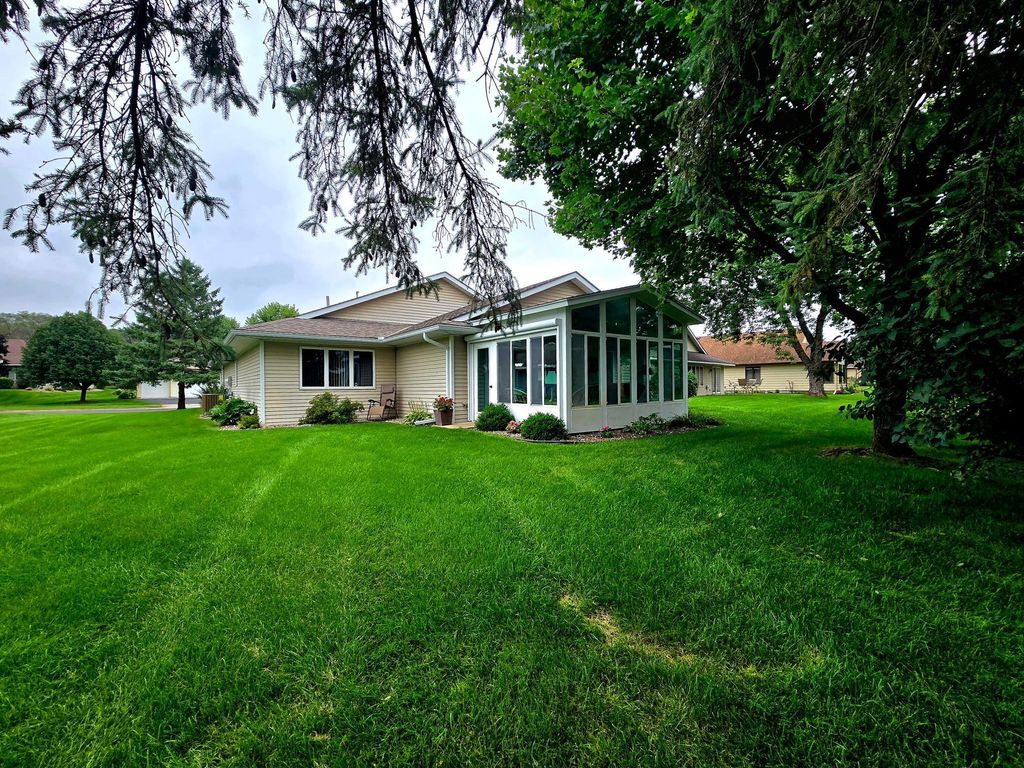 Photo of 642 Jenisa Drive, Saint Cloud, MN 56301 (MLS # 7023607)