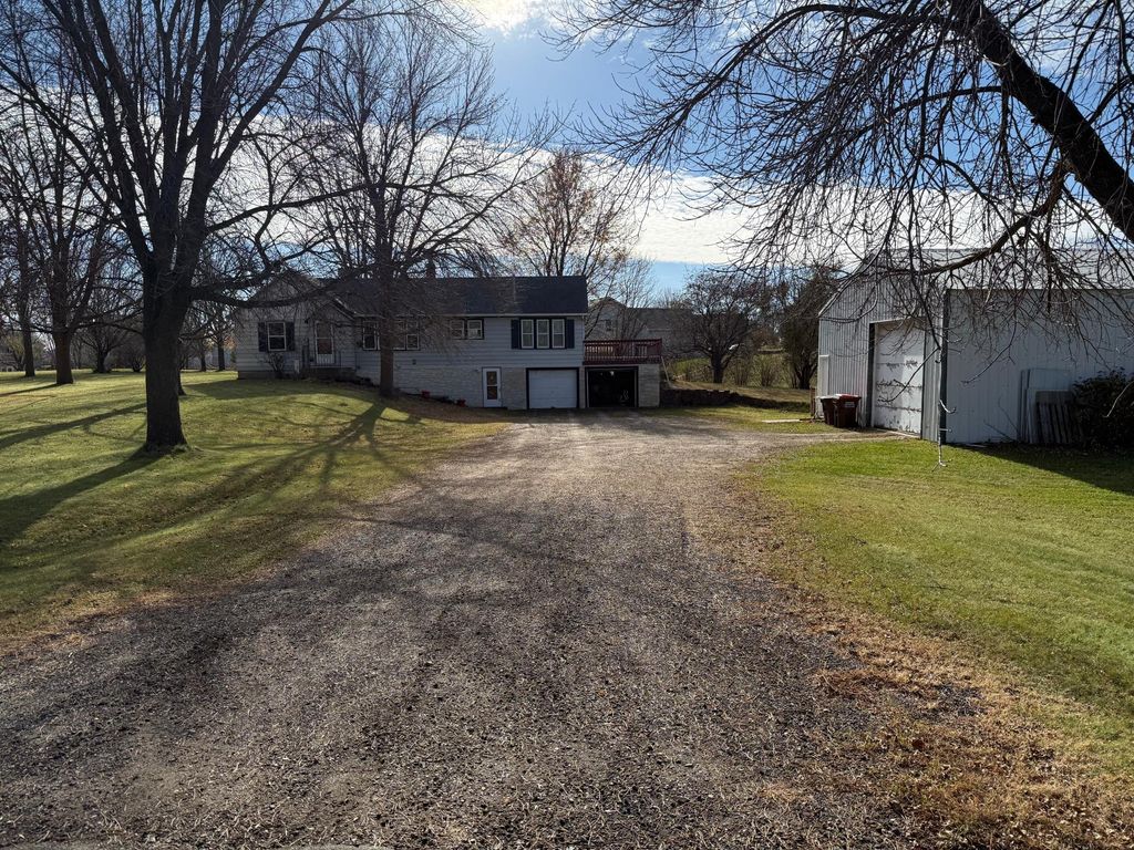 Photo of 909 Pacific Avenue, Waverly, MN 55390 (MLS # 6824052)