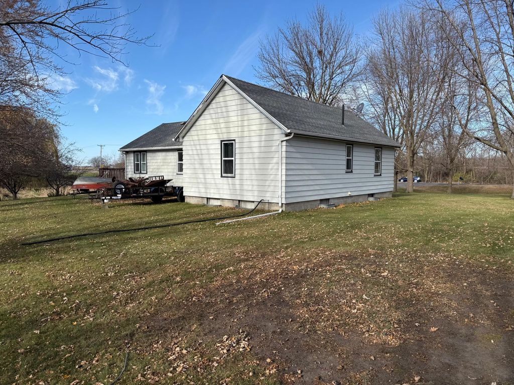 Photo of 909 Pacific Avenue, Waverly, MN 55390 (MLS # 6824052)