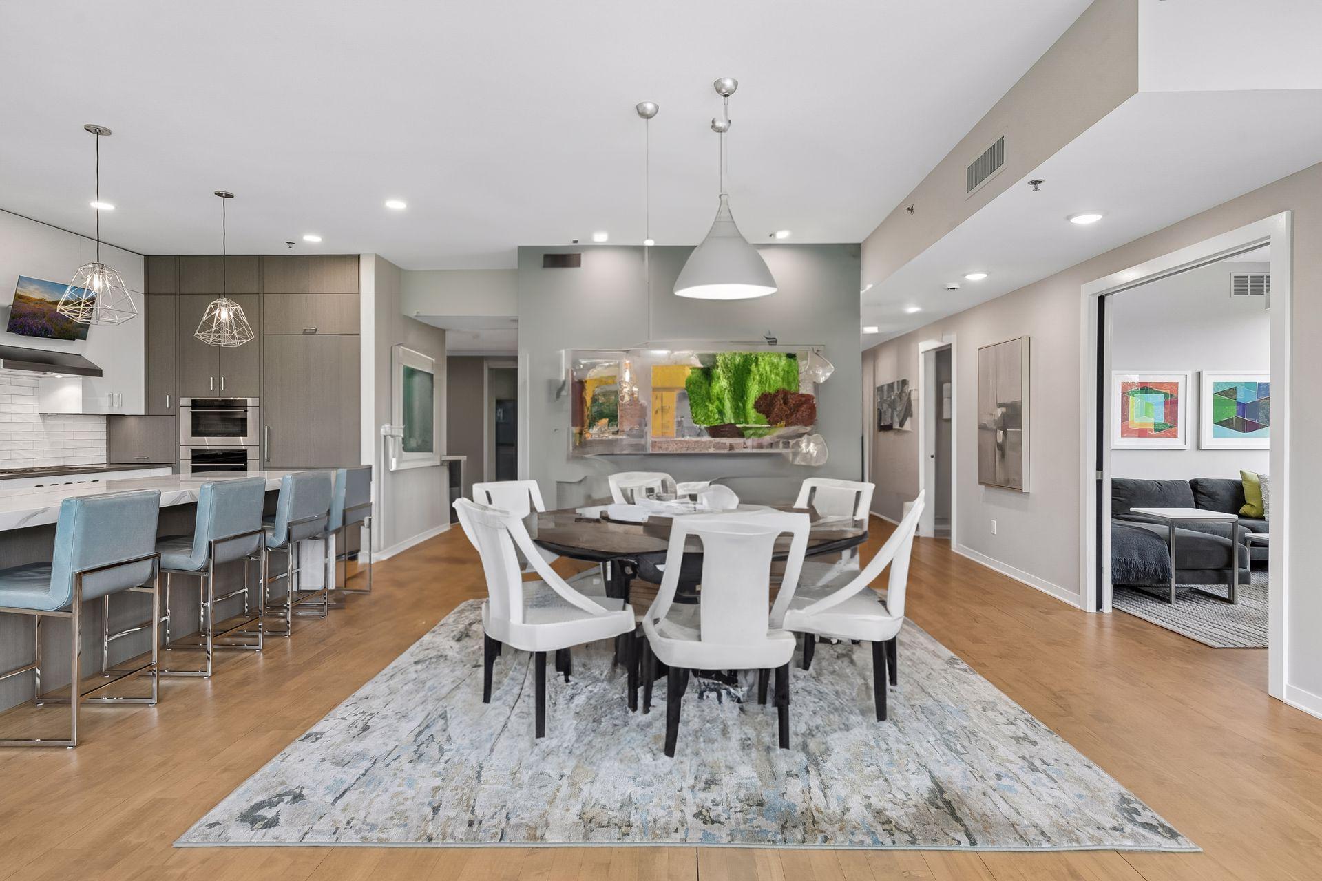 215 10th Avenue S 213