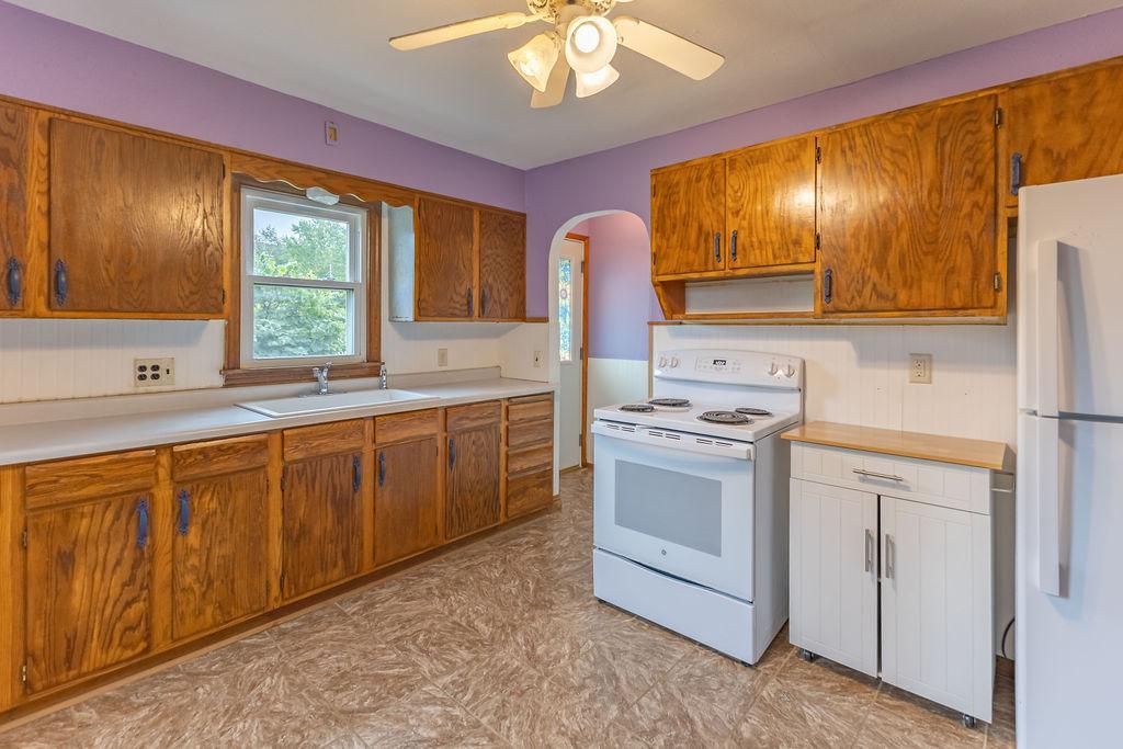 Photo of 108 S 9th Street, Brownsville, MN 55919 (MLS # 7146802)