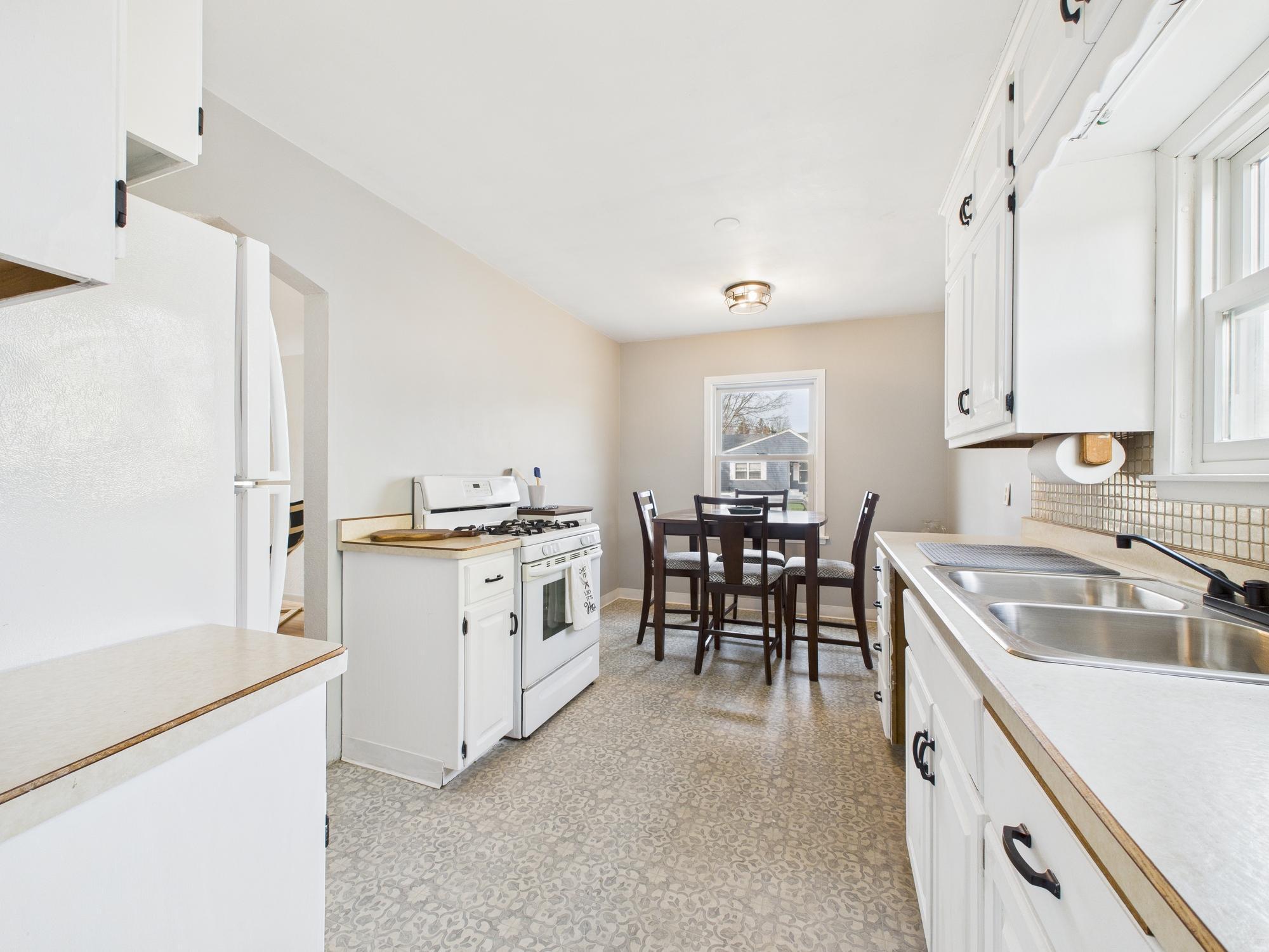 1628 Arlington Avenue E