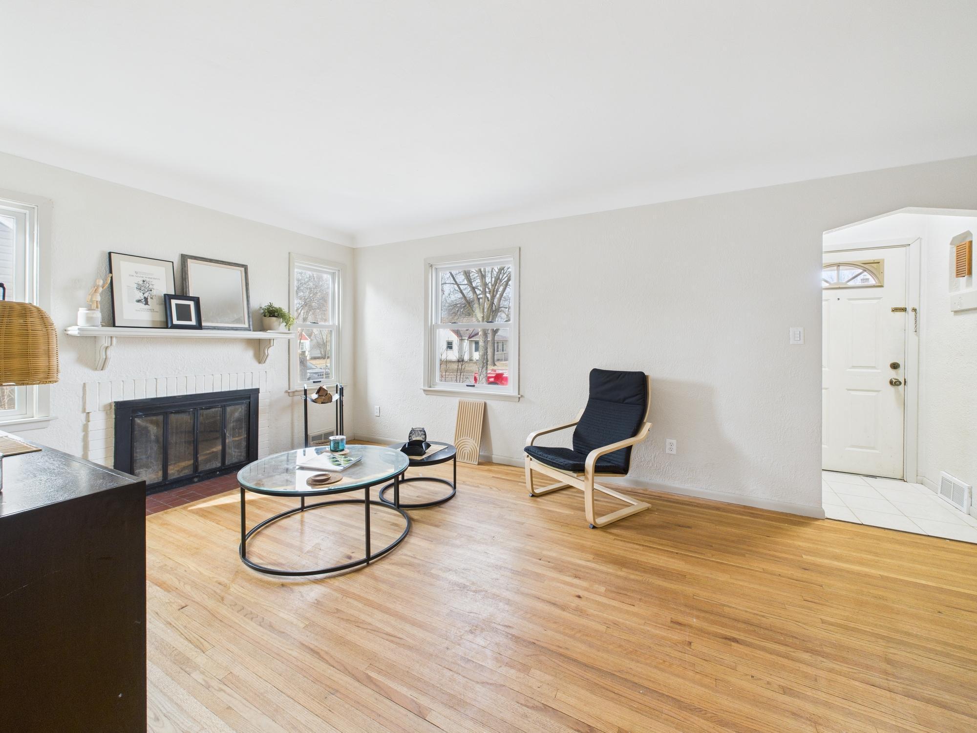 1628 Arlington Avenue E