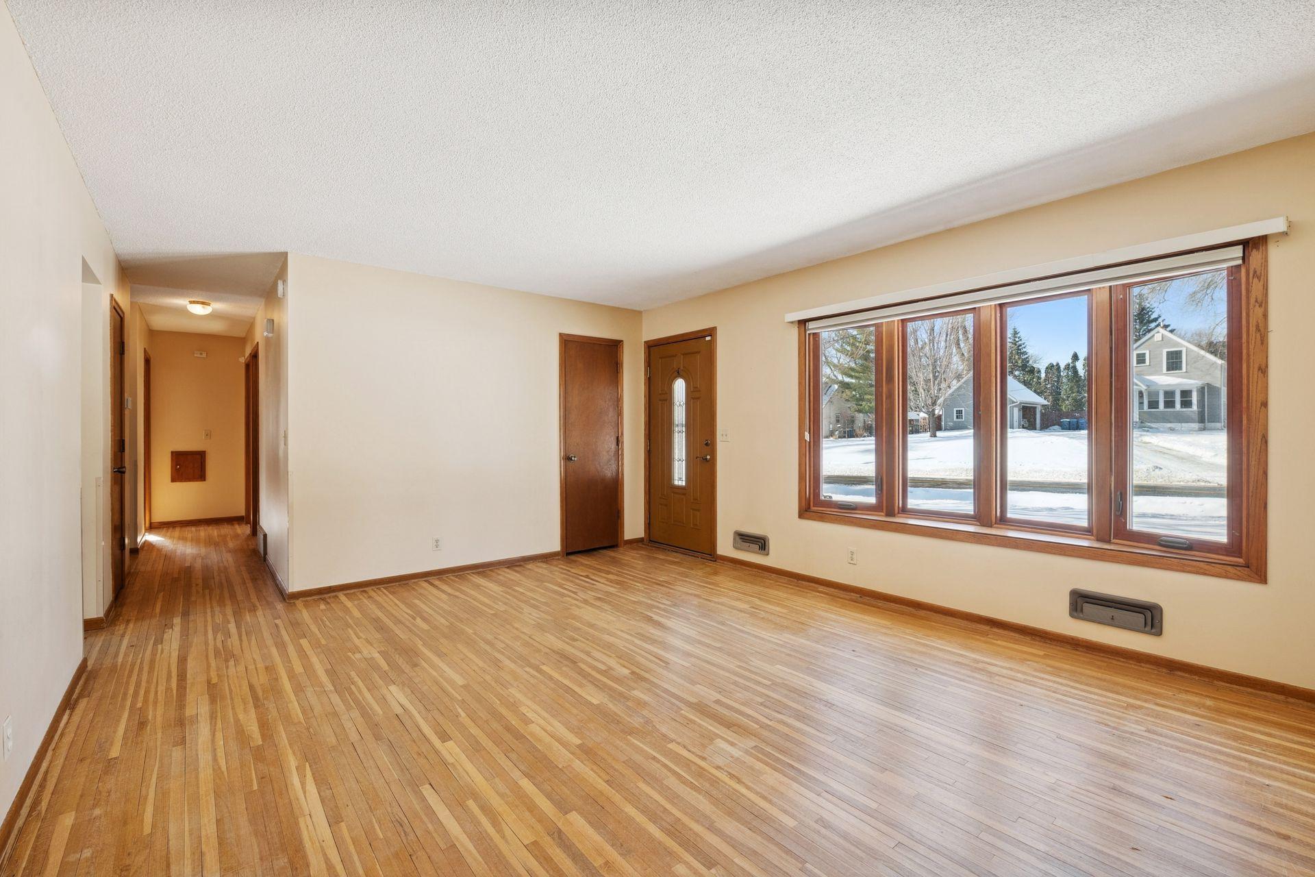 10817 Xerxes Avenue S