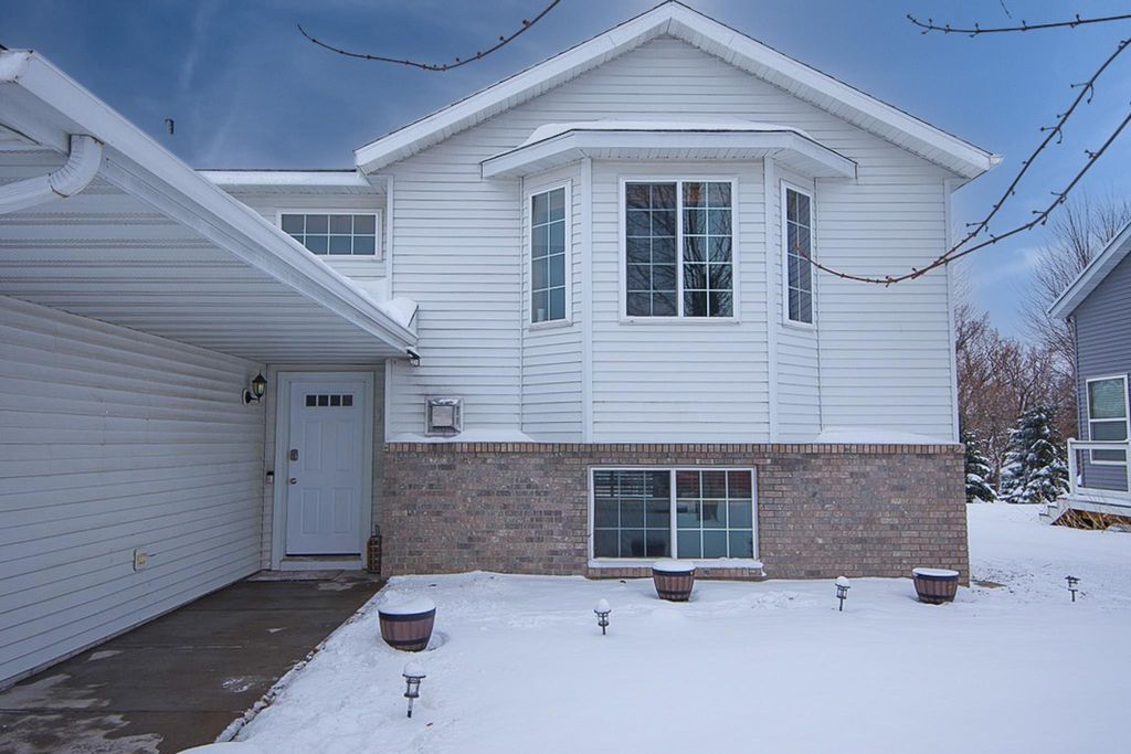 Photo of 1416 Hillside Court, Sauk Rapids, MN 56379 (MLS # 6818922)