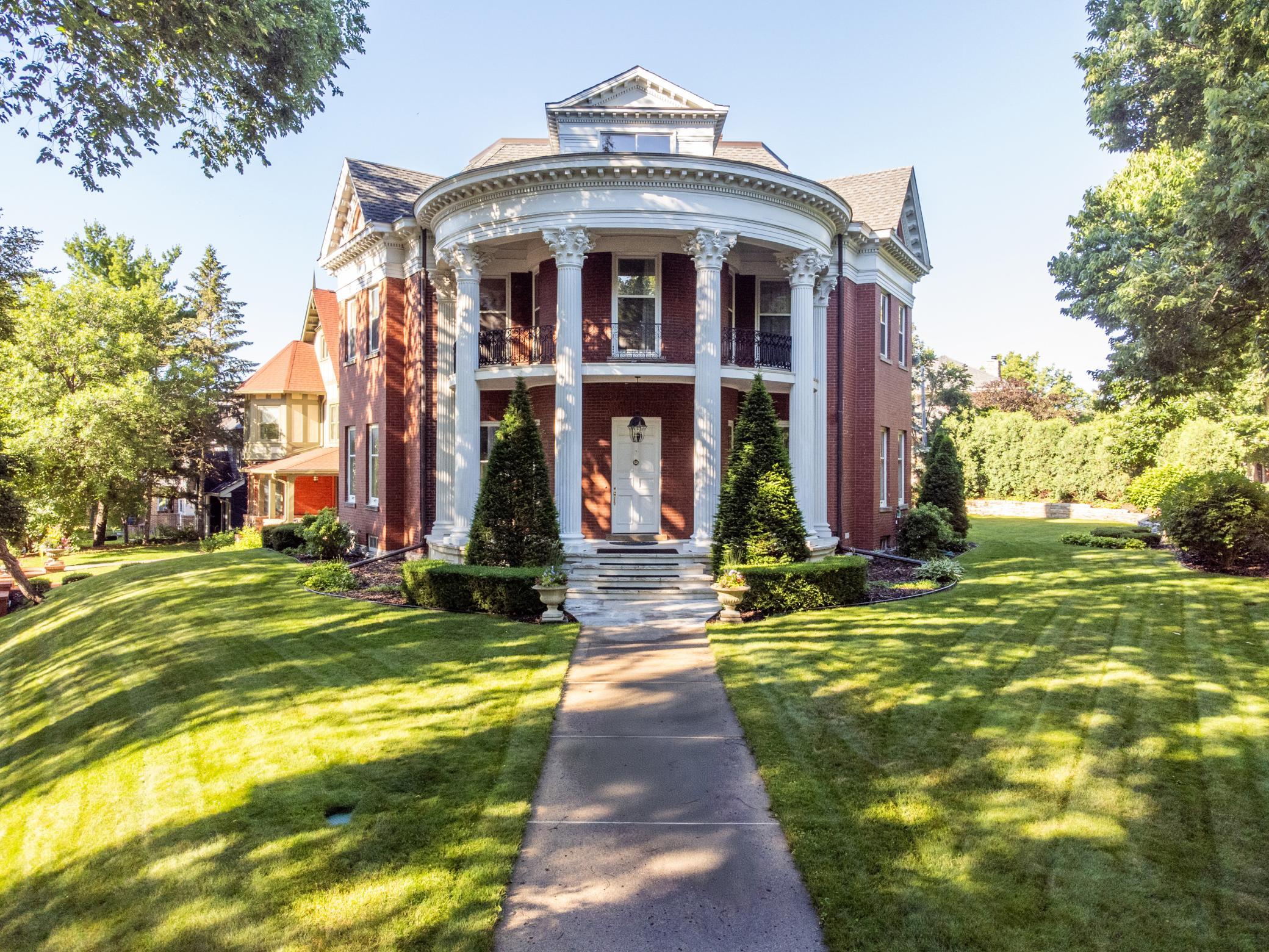 1203 Mount Curve Avenue