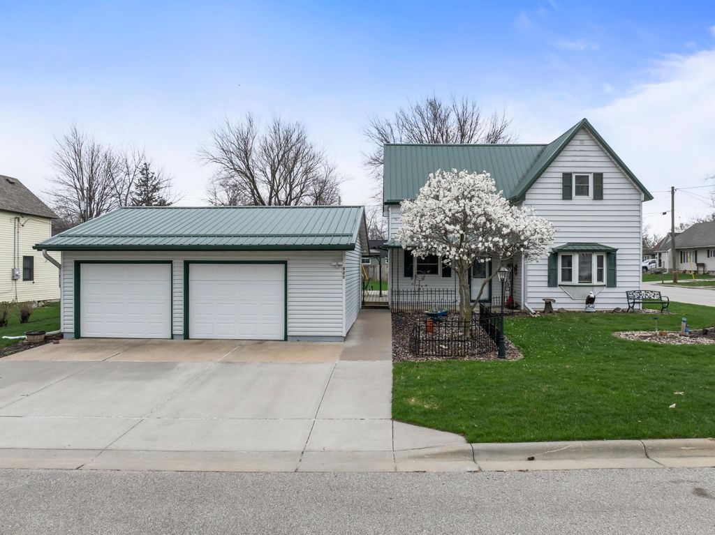 Photo of 521 Arnold Street, West Concord, MN 55985 (MLS # 7047808)
