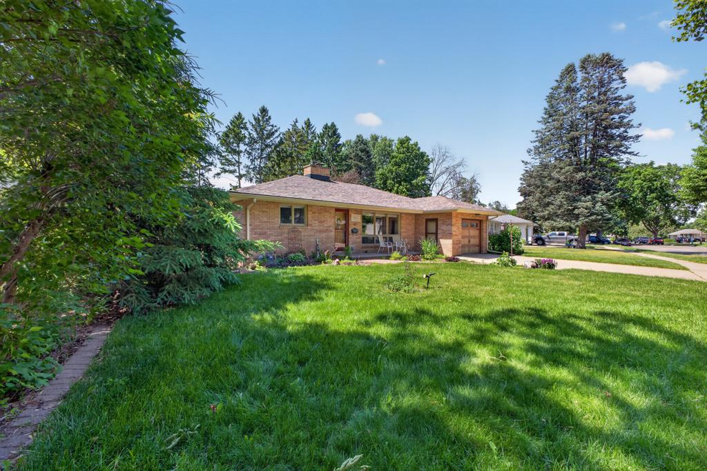 Photo of 2329 16th Avenue NW, Rochester, MN 55901 (MLS # 7062106)
