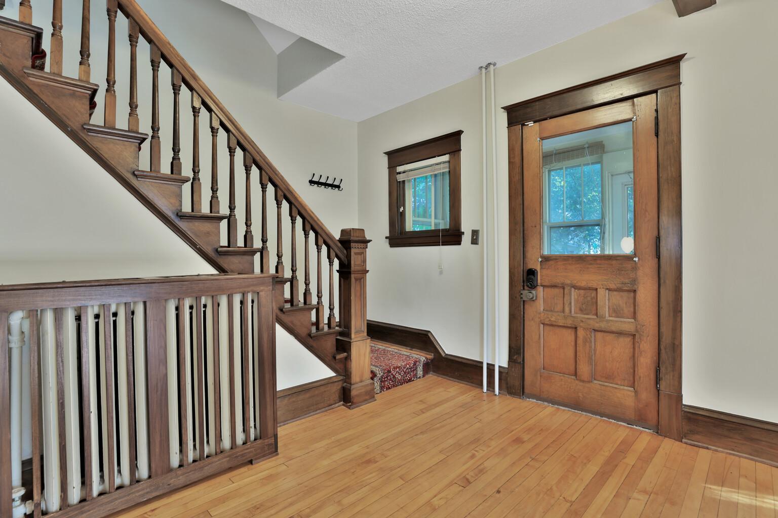 2122 Temple Court