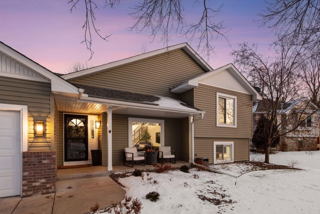 Photo of 8581 Flamingo Drive, Chanhassen, MN 55317 (MLS # 7014752)