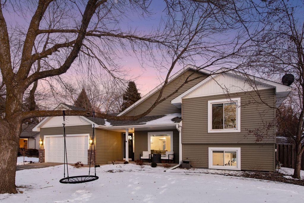 Photo of 8581 Flamingo Drive, Chanhassen, MN 55317 (MLS # 7014752)