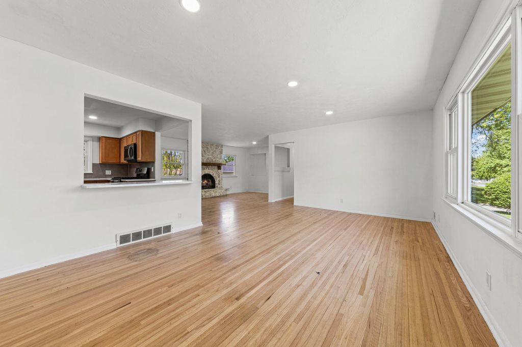 Photo of 2134 Garnet Drive, Eagan, MN 55122 (MLS # 7052751)