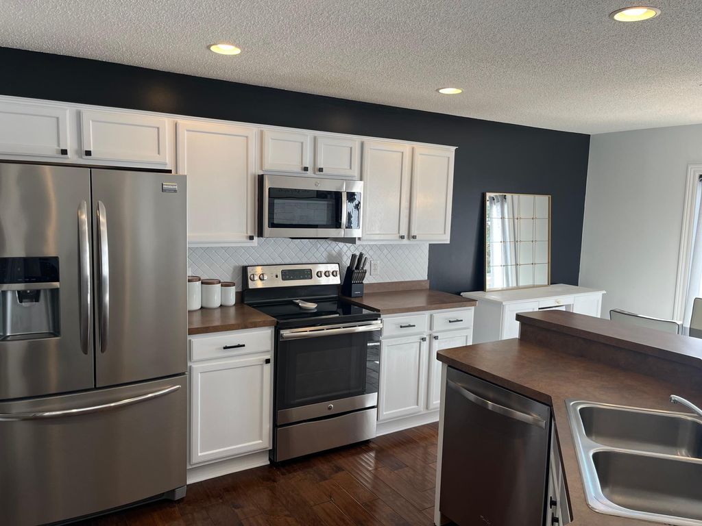 Photo of 495 Pleasant Court, Chaska, MN 55318 (MLS # 7026000)